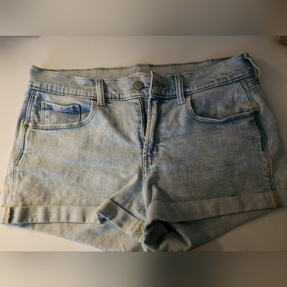 Old Navy shorts, size 8